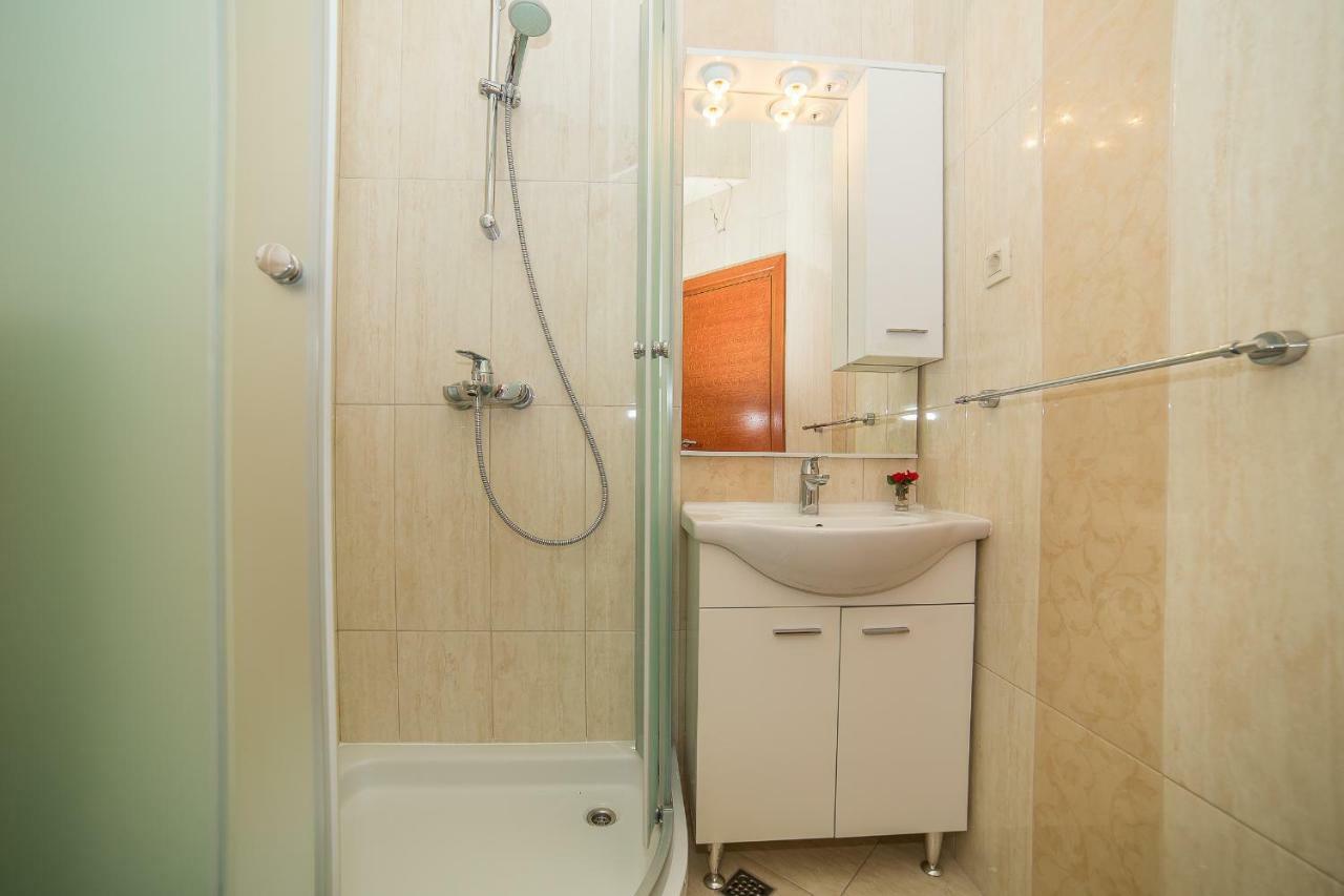 Apartments Mario Migros Makarska Bilik gambar